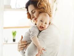 PHOTO : उन्हाळ्यात बाळांची काळजी घेण्यासाठी 'या' सोप्या टिप्स फॉलो करा!