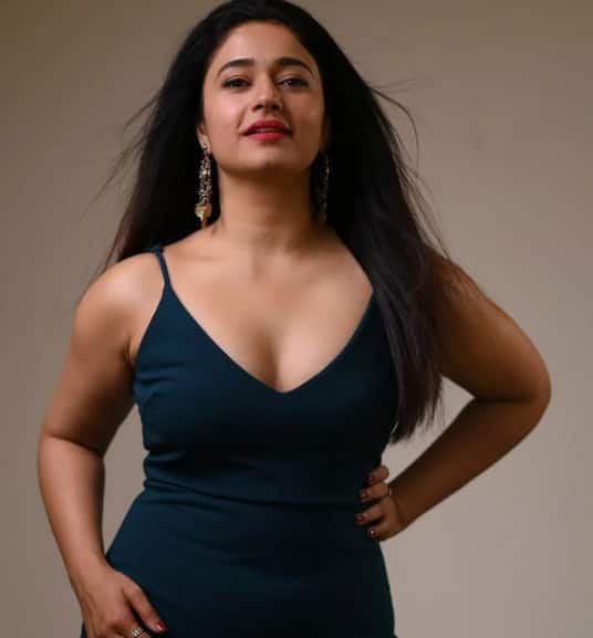 ஹோ கரும்பு உடம்பும் ருசிக்கும் எறும்பு ..