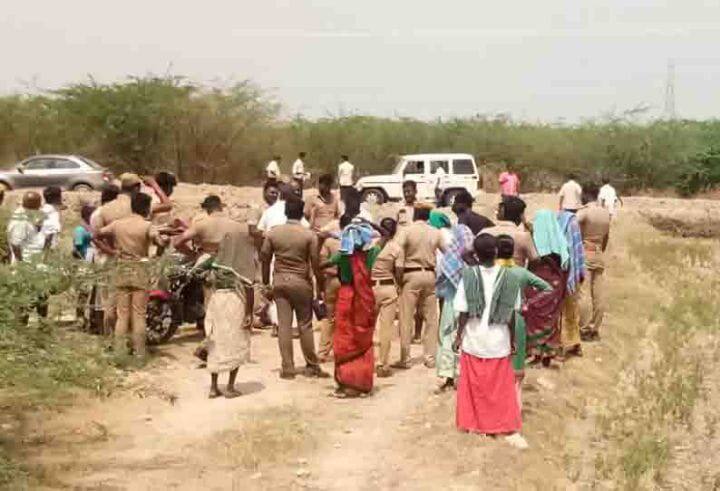 Pudukottai district was agitated by farmers blocking the removal of occupants புதுக்கோட்டையில் ஆக்கிரமிப்புகளை அகற்ற விவசாயிகள் எதிர்ப்பு - காவல்துறை பாதுகாப்புடன் ஆக்கிரமிப்புகள் அகற்றம்