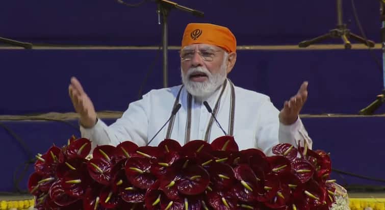 PM Modi  Address 400th Parkash Purab Celebrations Of Guru Tegh Bahadur at Lal killa Guru Tegh Bahadur 400th Parkash Purab: પીએમ મોદી બોલ્યા - આવા જ ભારતનું સપનું ભારતના ગુરુઓએ જોયું હતું