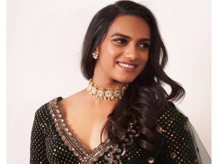 Watch PV Sindhu Dances To Remix Of Viral Songs வேற லெவல் டான்ஸ்..! ரசிகர்களை திணறடித்த பி.வி.சிந்து... வைரலாகும் வீடியோ