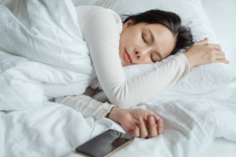 how much sleep is you need according to your age Sleep And Age : कोणत्या वयात किती तासांची झोप गरजेची, जाणून घ्या...
