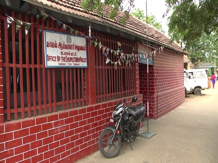 கடைக்கு செல்வதாக கூறி காதலனுடன்  வெட்டி பேச்சு - கடத்தப்பட்டதுபோல் நடித்ததால் காதலன் போக்சோவில் கைது