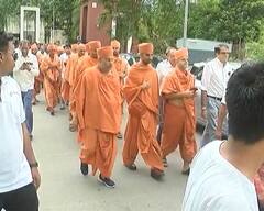 ગાદીના વિવાદને પગલે હરિધામ સોખડા મંદિર પોલીસ છાવણીમાં ફેરવાયુ