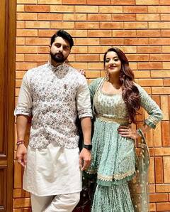 Monalisaએ પતિ Vikrant Singh Rajput સાથે શેર કર્યા રોમેન્ટિક Photos