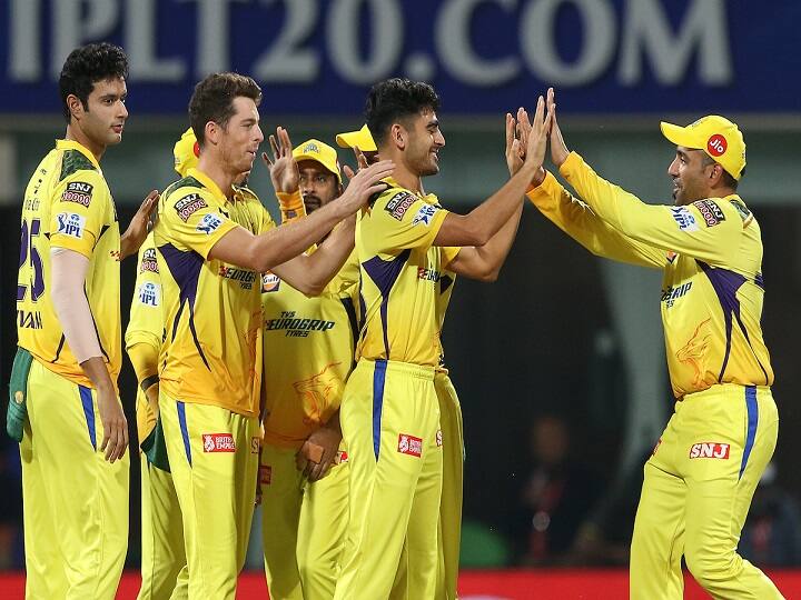 Mumbai indians openers rohit sharma and ishan kishan dismissed for duck out MIvCSK: அடுத்தடுத்து விக்கெட்... தரமான பவுலிங்... ஆர்ப்பரிக்கும் சிஎஸ்கே... தடுமாறும் மும்பை