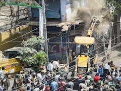 Photos: લોકો રડતા રહ્યા, રોજગાર બુલડોઝર ફરી વળ્યું, જહાંગીરપુરીની આ તસવીરો તમને ભાવુક કરી દેશે