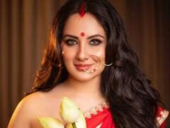 TV की पार्वती कुछ यूं बनी पू, कैमरे के सामने कपड़े पहनते हुए दिखाई एक से बढ़कर एक दिलकश अदाएं