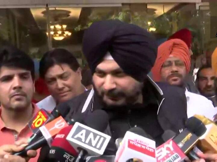 Punjab: Congress Infighting Continues As Sidhu Avoids Sharing Stage With New PCC Chief  Punjab: Congress Infighting Continues As Sidhu Avoids Sharing Stage With New PCC Chief 