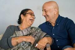 कैमरे के सामने अनुपम खेर ने खाई मां से गाली, मां-बेटे की ये बॉन्डिंग देख हंसकर लोटपोट हुए फैंस