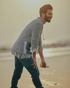 Shahid Kapoor pics: ஜெர்ஸி ஹீரோ ஷாஹித் கபூர் லேட்டஸ்ட் க்ளிக்ஸ்