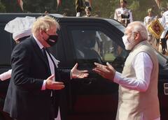 Boris Johnson In India: রেড কার্পেটে উষ্ণ অভ্যর্থনা, দেখে নিন ভারত সফরে ব্রিটিশ প্রধানমন্ত্রীর ছবি