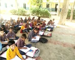 ધોરણ 7ના વિદ્યાર્થી પરીક્ષા આપવા આવ્યા પણ પેપર ચોરાઇ જતાં બેસી રહેવું પડ્યું, જુઓ વીડિયો