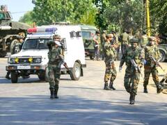 Jammu Kashmir: पीएम मोदी के दौरे से दो दिन पहले जम्मू में CISF के काफिले पर आतंकी हमला, ग्रेनेड अटैक में एक जवान शहीद, दो विदेशी आतंकी ढेर