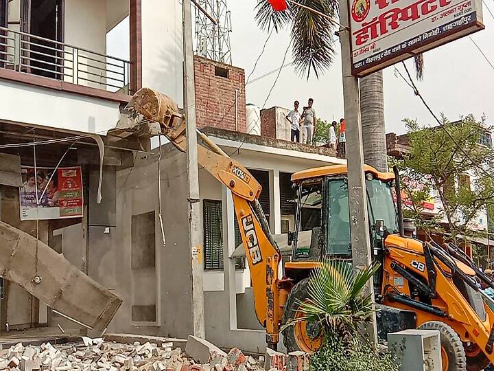 'Is This Why MCD Polls Were Postponed?' AAP Accuses BJP Of 'Extorting' Money By Showing Bulldozers 'Is This Why MCD Polls Were Postponed?' AAP Accuses BJP Of 'Extorting' Money By Showing Bulldozers