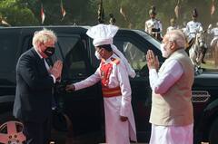 Boris Johnson In India: রেড কার্পেটে উষ্ণ অভ্যর্থনা, দেখে নিন ভারত সফরে ব্রিটিশ প্রধানমন্ত্রীর ছবি