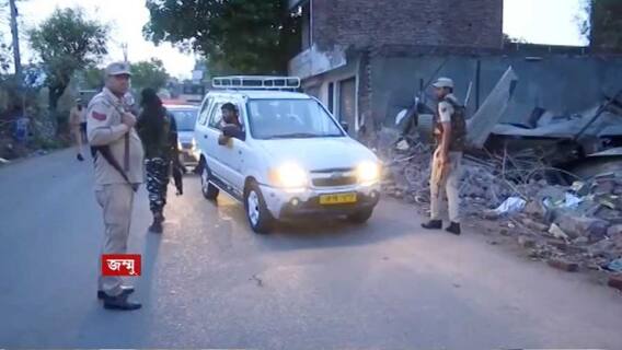Srinagar: শ্রীনগরে ফের জঙ্গি হামলা, বাংলার ২ শ্রমিককে লক্ষ্য করে গুলি। Bangla News