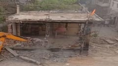 Alwar में 300 साल पुराने शिव मंदिर पर Gehlot सरकार ने चलाया Bulldozer