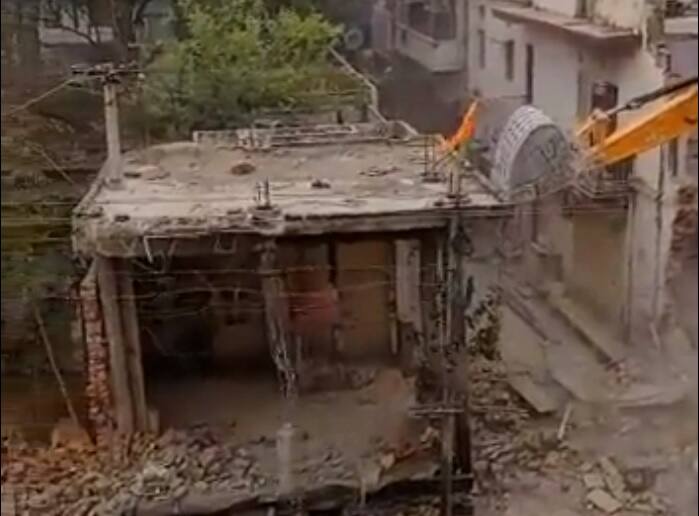 A 300-year-old temple was demolished by the Gehlot government in Alwar, Rajasthan અલવરમાં દબાણ બતાવી 300 વર્ષ જૂનું મંદિર તોડી પડાયું, બચાવમાં કોંગ્રેસે  આ કારણ બતાવ્યું