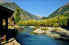 Famous Places of Jammu-Kashmir : निसर्गसौंदर्याने नटलेल्या काश्मीरमधील 'या' ठिकाणांना नक्की भेट द्या!