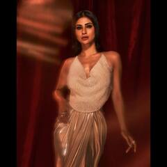 Mouni Roy: मौनी रॉयचा हॉट लूक; फोटो चर्चेत!