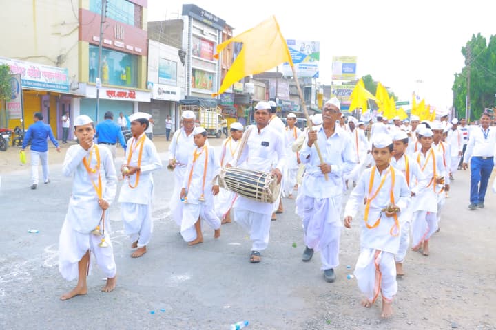 उदगीर येथील उदयगिरी महाविद्यालयाच्या प्रांगणात हे संमेलन होत आहे.