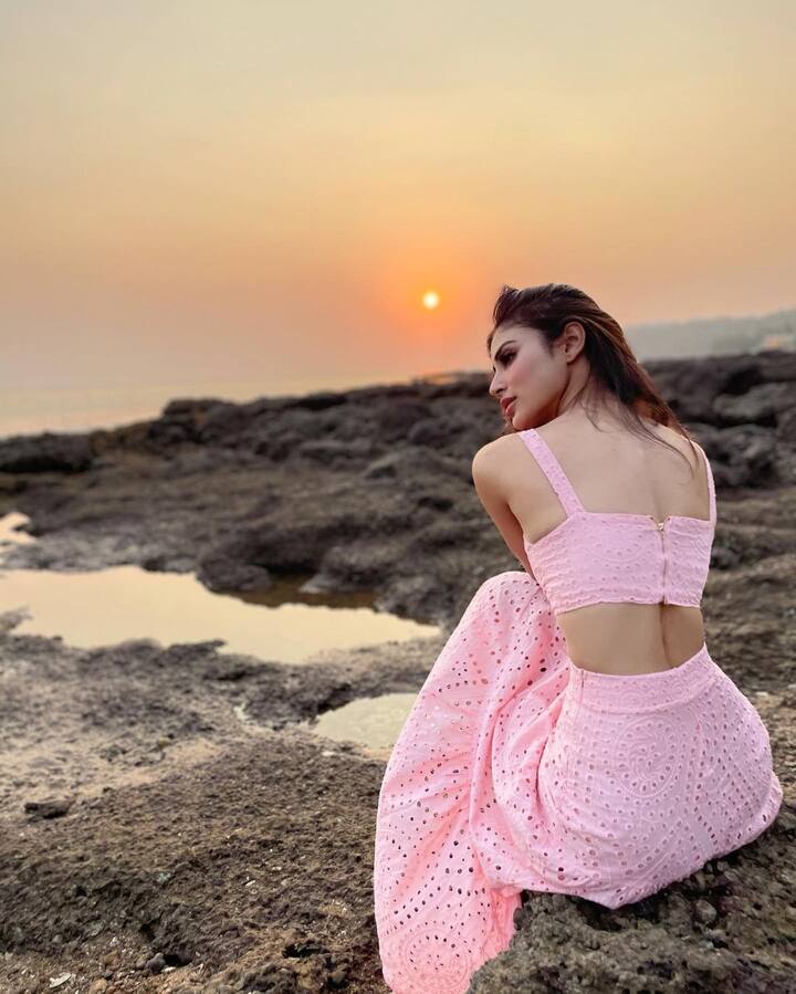 एक्ट्रेस की इन तस्वीरों पर धड़ाधड़ लाइक और कमेंट की बरसात कर रहे हैं, साथ ही उन्हें अर्थ डे की शुभकामनाएं भी दे रहे हैं
