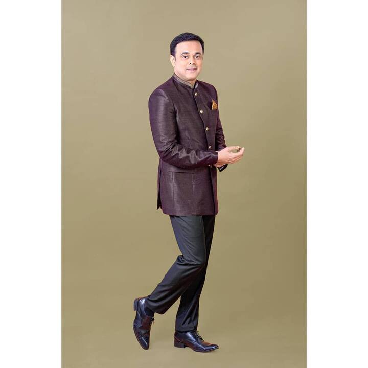 हिंदी, मराठी अशा दोन्ही भाषांमध्ये आपल्या अभिनयाने प्रेक्षकांचे मनोरंजन करणारे सुमित राघवन (Sumeet Raghavan) आज (22 एप्रिल) आज आपला वाढदिवस साजरा करत आहे.(photo:sumeetraghvan/ig)