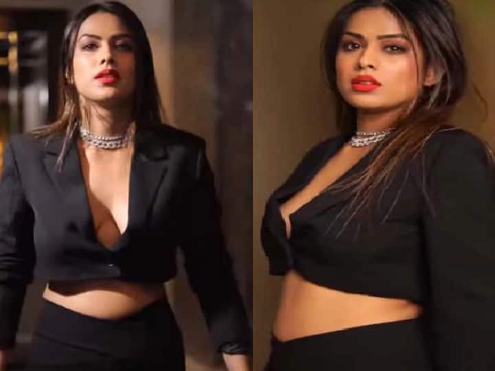 Watch Nia Sharma latest glamorous video raises the temperature on internet ब्लैक ड्रेस पहन निया शर्मा ने शीशे के सामने दिए बेहद ग्लैमरस पोज़, वीडियो ने लगा दी इंटरनेट पर आग