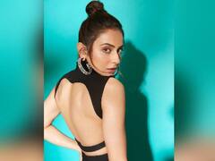 PHOTO : ब्युटी इन ब्लॅक, रकुल प्रीतच्या या लूकवरून हटणार नाही तुमच्याही नजरा!