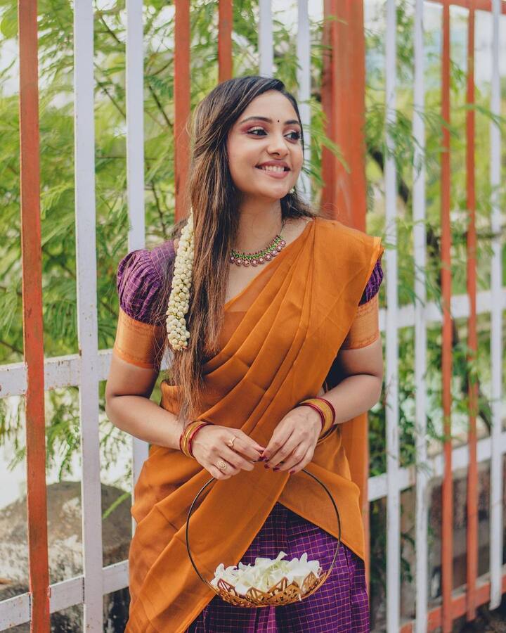 உன் பார்வை என்னை கொல்ல சாய்ந்தேனே நானும் மெல்ல நீதான் என் மன்னவா நீதான் என் மன்னவா