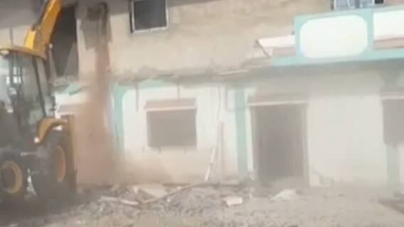 સુરત: આરીફ કોઠારીના ગેરકાયદેસર ક્લબ પર પોલીસનું બુલડોઝર ફરી વળ્યું, જાણો શું છે સમગ્ર મામલો