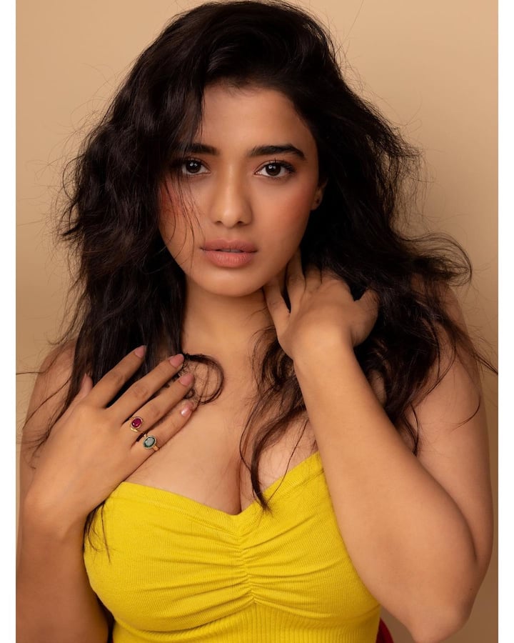 మత్తెక్కించే కేతికా శర్మ ఫోటోలు  -Image credit: KethikaSharma/Instagram