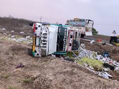 नांदेडमध्ये द्राक्षांनी भरलेला पिकअप उलटला, तीन गंभीर जखमी, रस्त्यावर द्राक्षांचा सडा