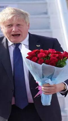 ਗੁਜਰਾਤ ਪਹੁੰਚੇ ਯੂਕੇ ਦੇ ਪ੍ਰਧਾਨ ਮੰਤਰੀ ਬੋਰਿਸ ਜੌਨਸਨ, ਸਾਬਰਮਤੀ ਆਸ਼ਰਮ 'ਚ ਕੱਤਿਆ ਚਰਖਾ ਵੇਖੋ ਤਸਵੀਰਾਂ