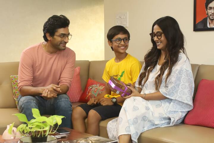 এবার টেলিভিশনের পর্দায় জুটি বাঁধতে চলেছেন অঙ্কিতা চক্রবর্তী ও জিতু কামাল। ২৪ এপ্রিল জি বাংলায় মুক্তি পাচ্ছে 'ফ্ল্যাট থেকে পালিয়ে'।