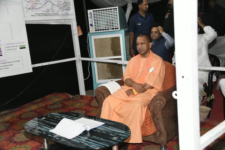 वहां पहुंचकर उन्होंने निर्माणाधीन रिंग रोड फेज 2 के निर्माण कार्य का स्थलीय निरीक्षण किया.