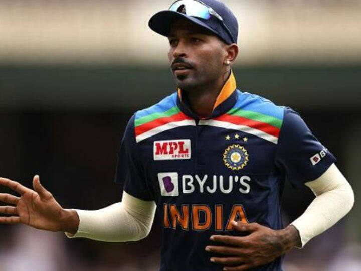 यादीत चौथ्या स्थानावर हार्दिक पंड्या असून त्याने 16 चौकार 24 षटकार लगावले आहेत.