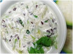 Kitchen Hacks: पेट को रखना है दुरुस्त तो खाएं लौकी का रायता, जानिए रेसिपी