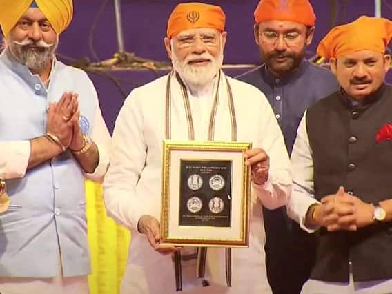 આ કિલ્લાએ ગુરુ તેગ બહાદુર જીની શહાદત પણ જોઈ છે અને દેશ માટે શહીદ થયેલા લોકોની હિંમતની પણ કસોટી કરી છે. ભારતની સાંસ્કૃતિક અને આધ્યાત્મિક યાત્રાથી અલગ કરીને જોઈ શકાય તેમ નથી, તેથી આજે દેશ આઝાદીના અમૃત મહોત્સવની ઉજવણી કરી રહ્યો છે. અને ગુરુ તેગ બહાદુર સાહેબનું 400મું પ્રકાશ પર્વ એકસાથે.