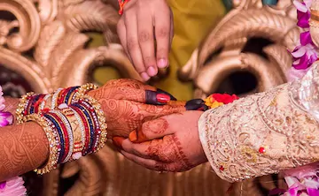 फिनटेक सह-संस्थापक को शादी के लिए आया रिश्ता, लड़की ने कर दी नौकरी की पेशकश फिनटेक सह-संस्थापक को शादी के लिए आया रिश्ता, लड़की ने कर दी नौकरी की पेशकश