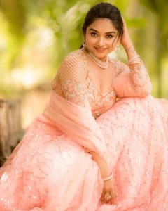 Preeti Sharma : வைகாசி நிலவே! வைகாசி நிலவே! மரநிழலில் மையம்கொண்ட நிலவாய் ப்ரீத்தி ஷர்மா..! அட்டகாச புகைப்படங்கள்!