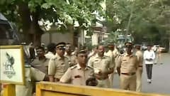 Uddhav के घर मातोश्री के घर के बाहर बढ़ा पुलिस का पहरा,सांसद नवनीत राणा के एलान के बाद भारी सुरक्षा