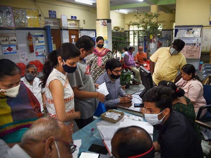 Delhi Reports 1,094 Fresh Covid Cases With 2 Deaths, Positivity Rate Reaches 4.82% Delhi Reports 1,094 Fresh Covid Cases With 2 Deaths, Positivity Rate Reaches 4.82%