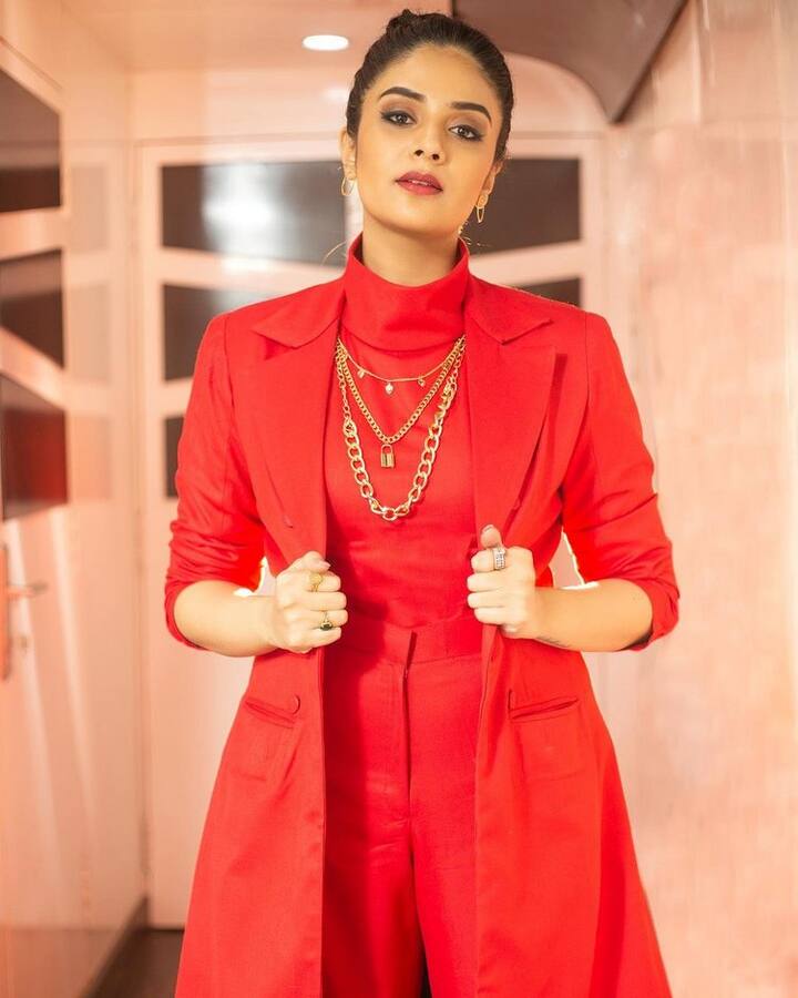 శ్రీముఖి హాట్ ఫోటోలు (Photo Courtesy: Sreemukhi Instagram)