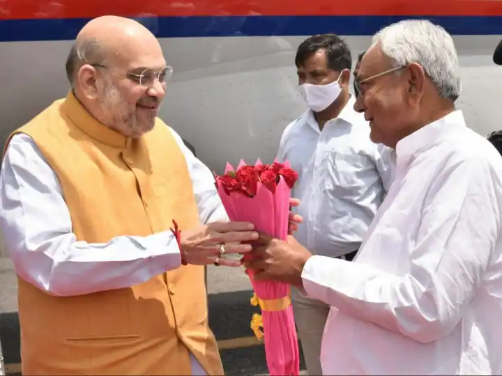 Union Home Minister Amit Shah Meets CM Nitish kumar will Soon attend Veer Kunwar Singh birth anniversary program ਅਮਿਤ ਸ਼ਾਹ ਨੇ CM ਨਿਤੀਸ਼ ਕੁਮਾਰ ਨਾਲ ਕੀਤੀ ਮੁਲਾਕਾਤ, ਕੁੱਝ ਦੇਰ ਬਾਅਦ ਵੀਰ ਕੁੰਵਰ ਸਿੰਘ ਦੇ ਜੈਅੰਤੀ ਪ੍ਰੋਗਰਾਮ 'ਚ ਹੋਣਗੇ ਸ਼ਾਮਲ 