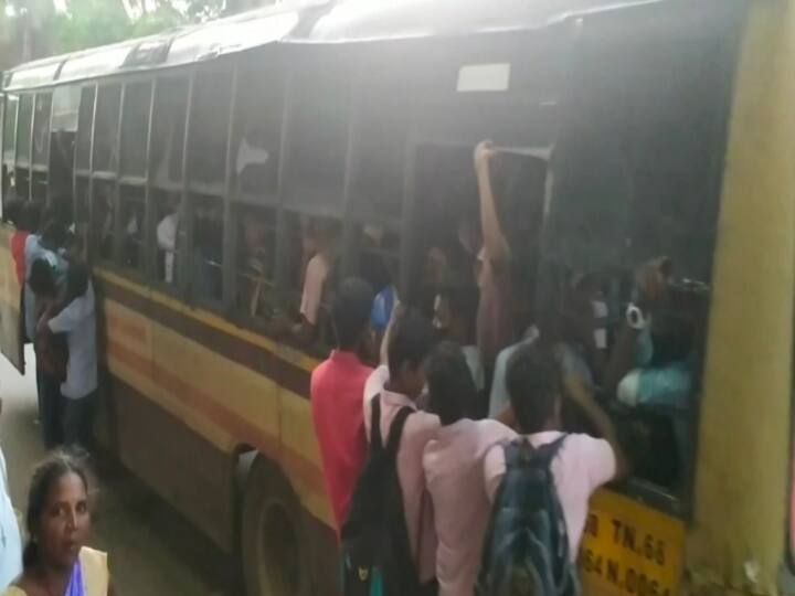 திருக்குவளையில் இருந்து நாகைக்கு படியில் தொங்கிய படி ஆபத்தான பயணம் - கூடுதல் பேருந்துகளை இயக்க மாணவர்கள் கோரிக்கை