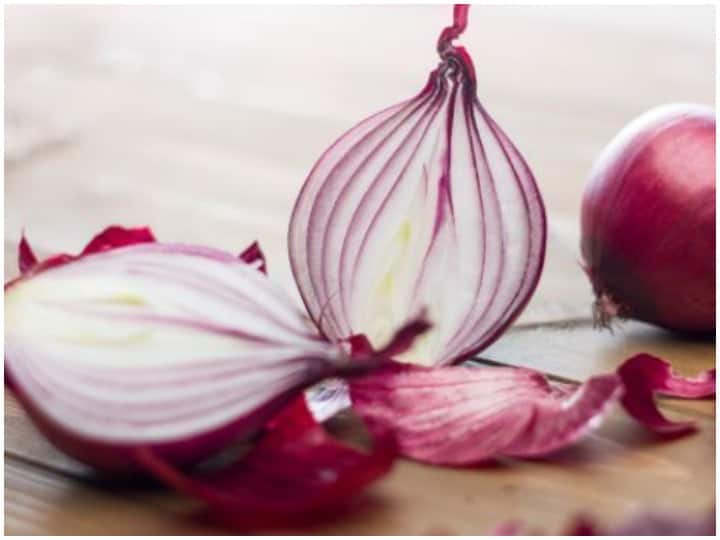Health Tips, Hair care tips, Hair care, Onion, Benefits of Onion Peel Benefits of Onion Peel: प्याज के छिलकों को फेंकने के बजाये इस तरह करें इस्तेमाल, मिलेंगे कई फायदे