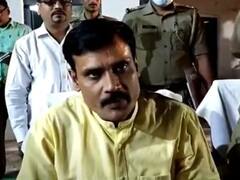 Ghazipur News: गाजीपुर में हुई शांति समिति की बैठक, जिलाधिकारी ने की त्योहारों में भड़काऊ भाषण न देने की अपील