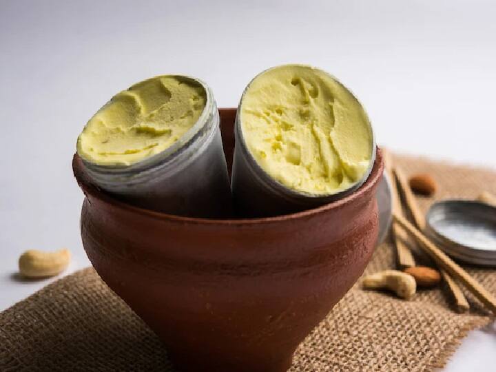 Summer Recipe Matka Kulfi Easy Recipe try easy recipe of Matka Kulfi Recipe at home by these easy steps Summer Recipe: गर्मियों में ठंडक पाने के लिए घर पर बनाएं मार्केट जैसी मटका कुल्फी, जानें इसकी रेसिपी
